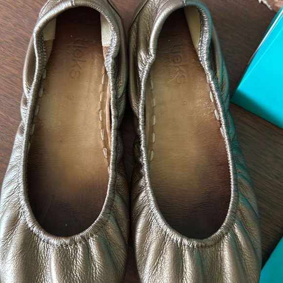 TIEKS | Gold metallic ballet flats COMPLETE SZ 9 - Picture 4 of 13